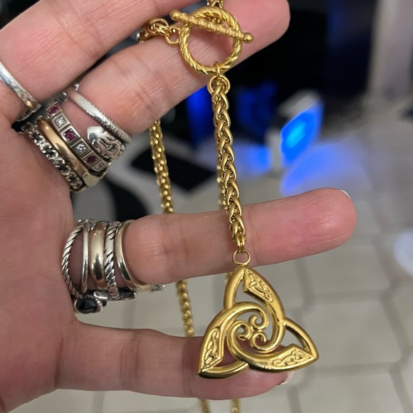 Celtic knot triangle trisquel y shape lariat toggle clasp chain necklace - Picture 10 of 10